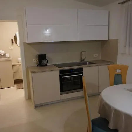 1 Apartamento Omišalj