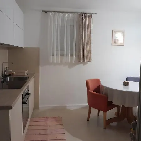 1 * Omišalj